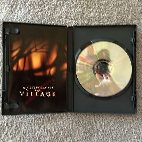 M. Night Shyamalan’s “The Village” Widescreen DVD! - Picture 4 of 5